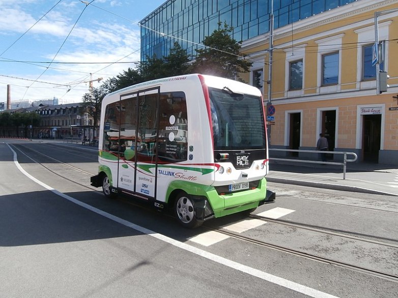 Easymile Driverless Bus