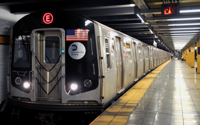NYC Subway Train Length Photo
